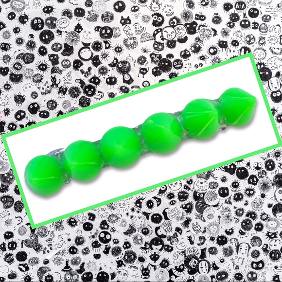 Neon Green Spike Hair Clip - Picture 2 of 5